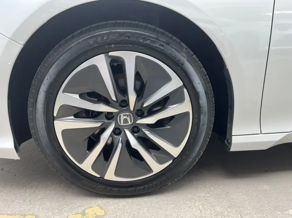 Honda Inspire 2022 Insignia Hybrid 2.0L Pure Elegant Edition 2023 — миниатюра 5