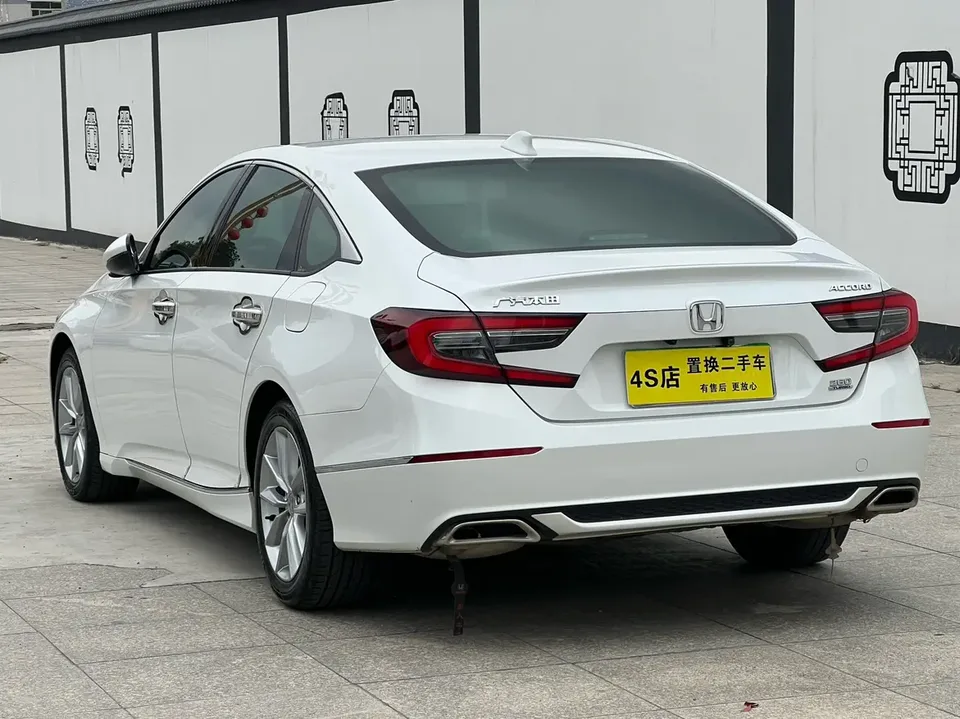 Honda Accord Accord 2022 260TURBO Deluxe Edition 2022 — миниатюра 2