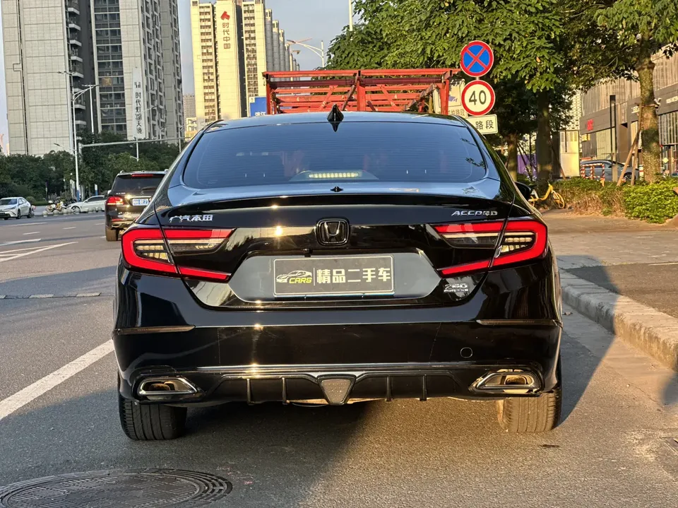 Honda Accord Accord 2022 260TURBO Deluxe Edition 2022 — миниатюра 2