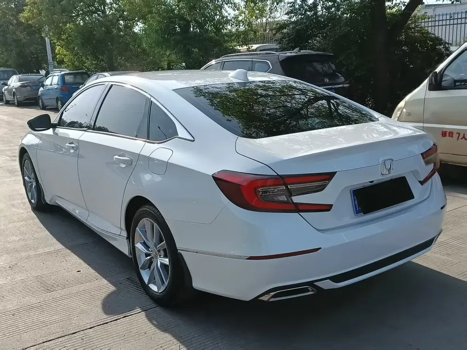 Honda Accord Accord 2022 260TURBO Deluxe Edition 2022 — миниатюра 4