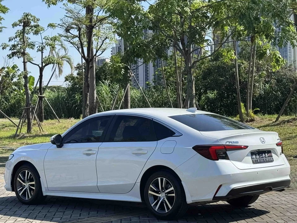 Honda Integra 240TURBO CVT Leading Edition 2023 — миниатюра 2