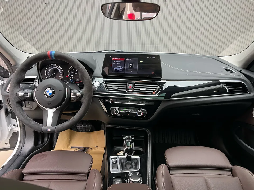 BMW 1 Series BMW 1 Series 2023 125i M Sport Night Edition 2023 — миниатюра 4