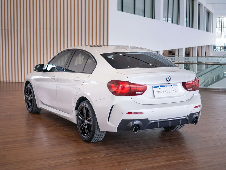BMW 1 Series BMW 1 Series 2023 125i M Sport Night Edition 2023 — миниатюра 2