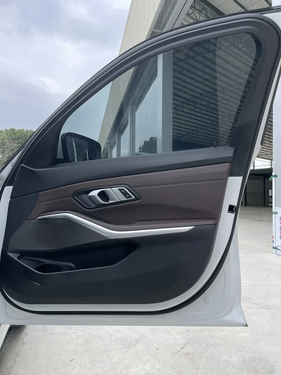 BMW 3 Series BMW 3 Series 2023 320Li M Sport Package 2023 — миниатюра 4