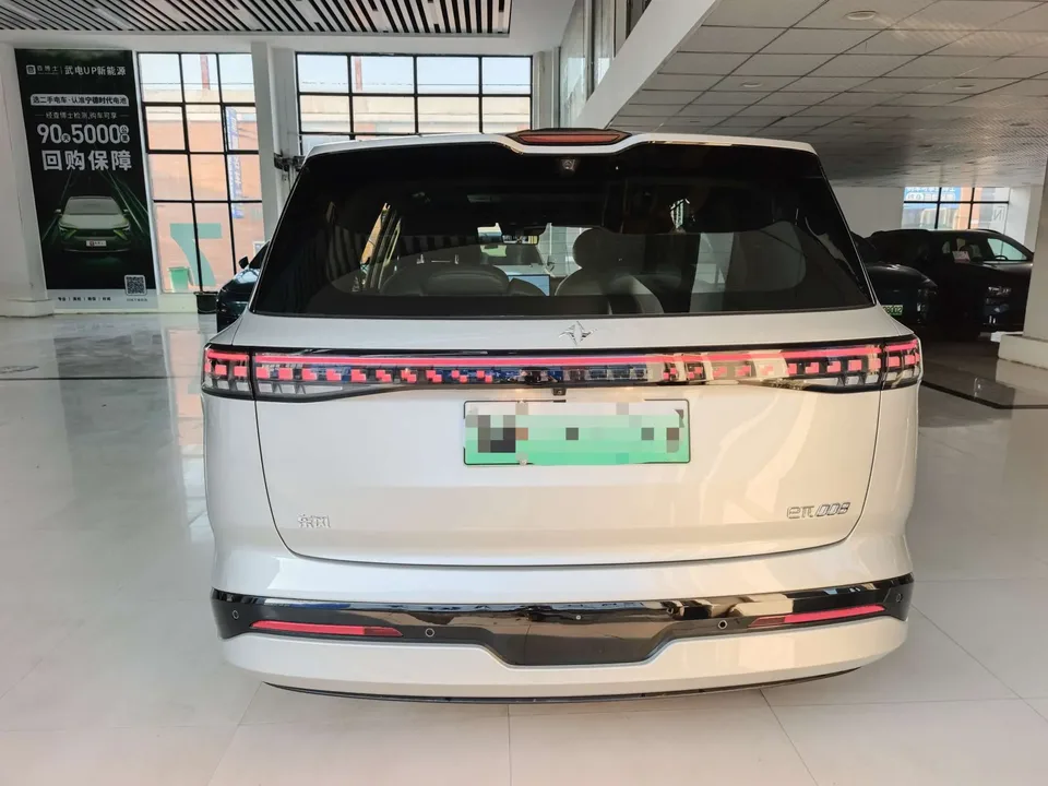Dongfeng Yipai 008 210Max Extended Range 6-seater 2025 — миниатюра 2