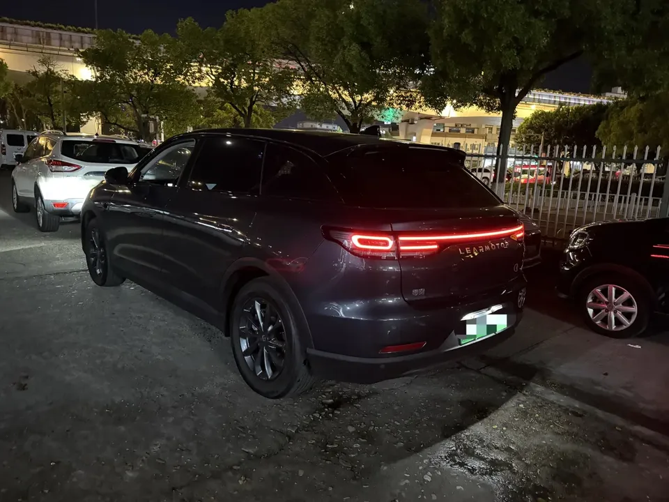 Leapmotor Zero running C11 Pure Electric 515 Smart Edition 2024 — миниатюра 4