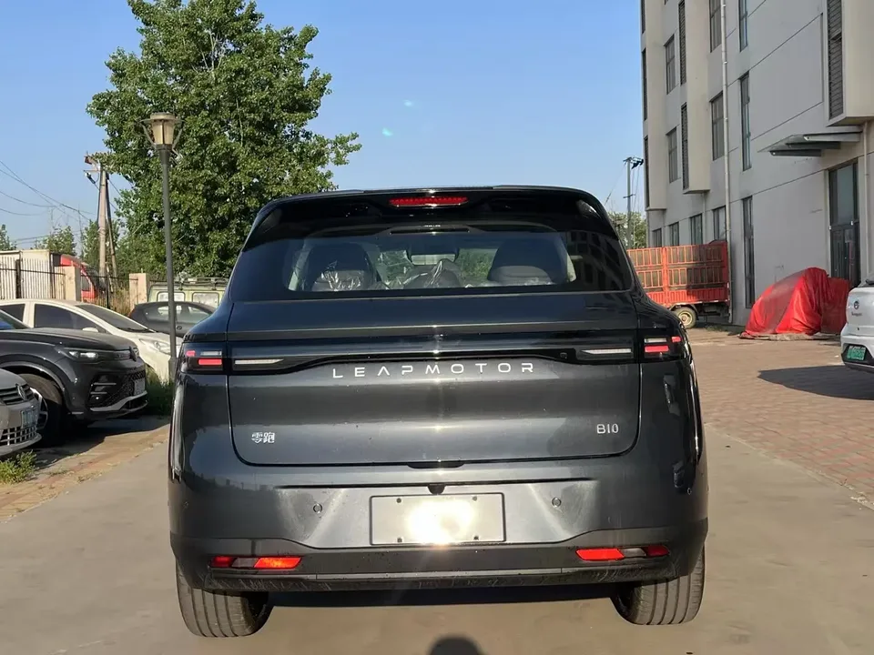 Leapmotor B10 510 Comfort Edition 2026 — миниатюра 2