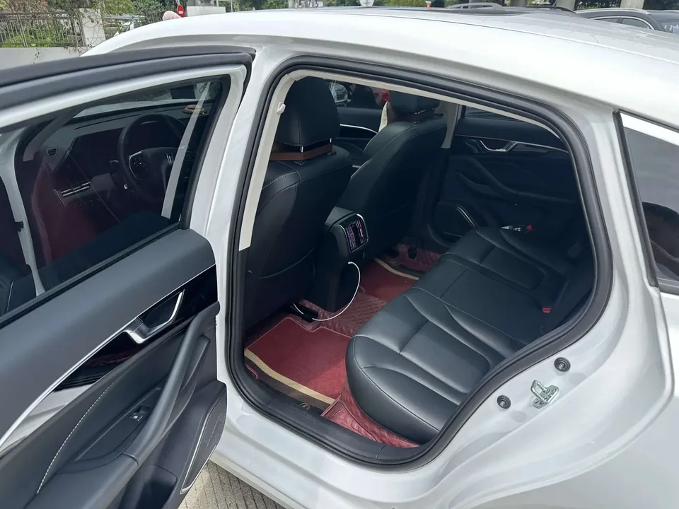 FAW Bestune B70 Besturn B70 2022 third generation 2.0T automatic premium model 2023 — thumbnail 3