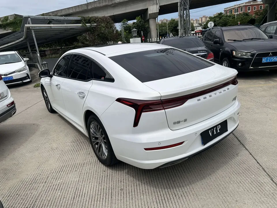 FAW Bestune B70 Besturn B70 2022 third generation 2.0T automatic premium model 2023 — thumbnail 4