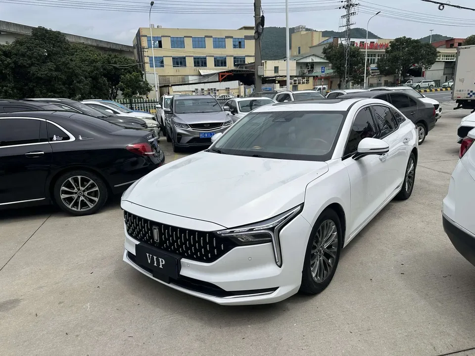 FAW Bestune B70 Besturn B70 2022 third generation 2.0T automatic premium model 2023 — photo 1, buy with delivery to Moscow