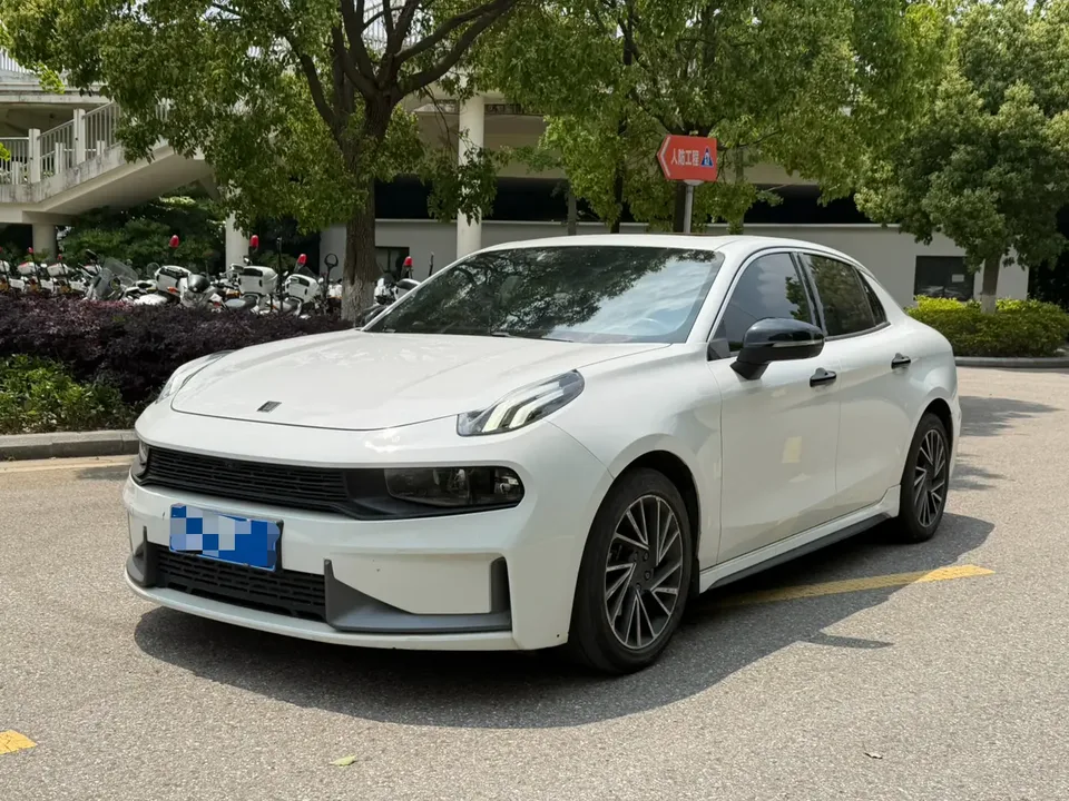 Lynk & Co 03 2022