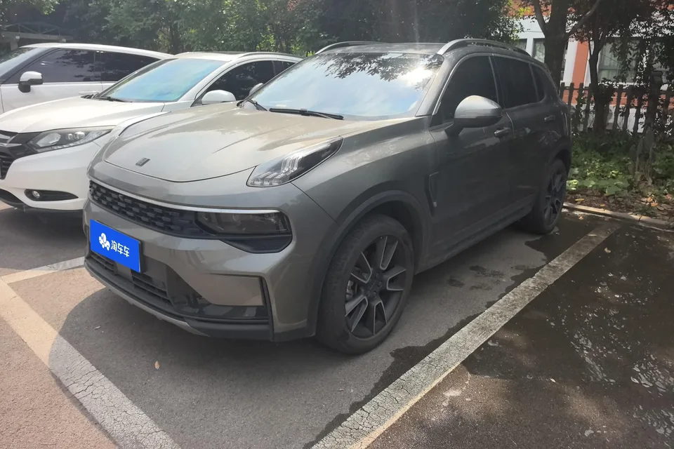 Lynk & Co 01 2022