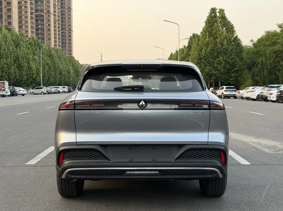 Baojun Yunhai PHEV model 140km plug-in hybrid version 2026 — миниатюра 2