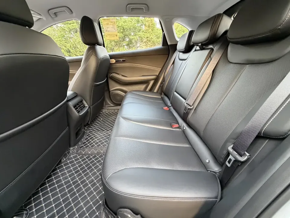Baojun Yunhai PHEV model 140km plug-in hybrid version 2026 — миниатюра 3
