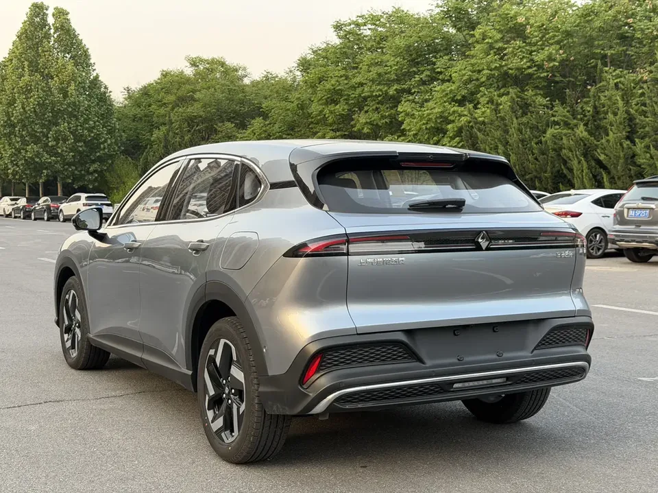 Baojun Yunhai PHEV model 140km plug-in hybrid version 2026 — миниатюра 4