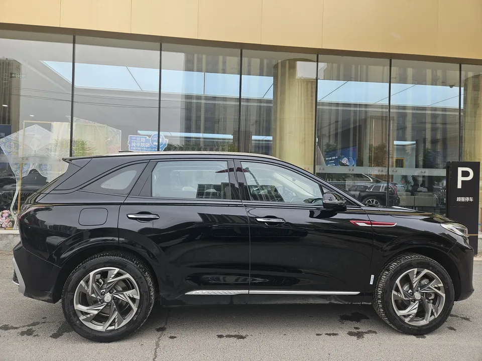Hongqi HS3 PHEV 117km Jinwei PLUS Edition 2025 — миниатюра 2