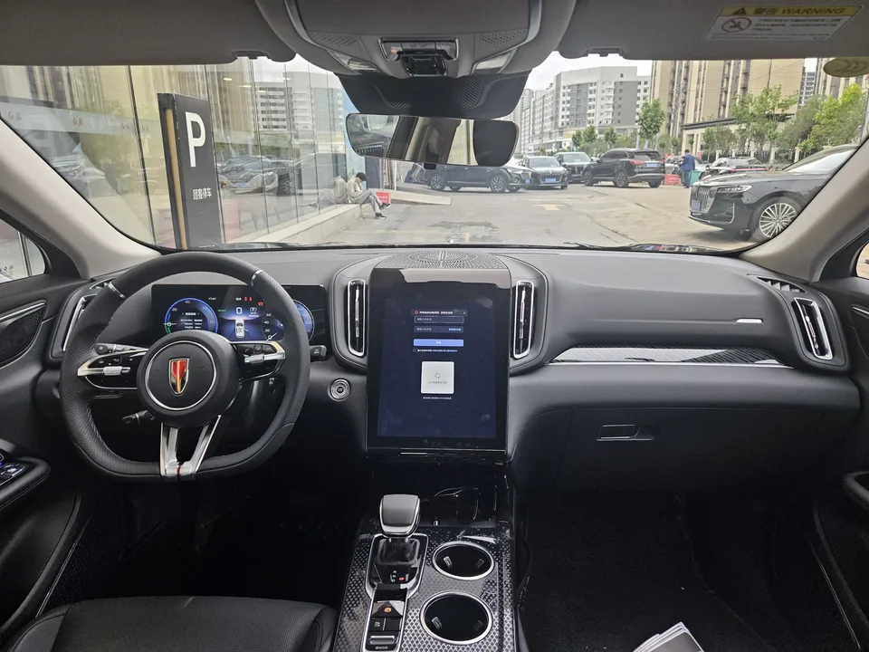 Hongqi HS3 PHEV 117km Jinwei PLUS Edition 2025 — миниатюра 4