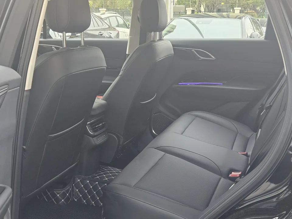 Hongqi HS3 PHEV 117km Jinwei PLUS Edition 2025 — миниатюра 5