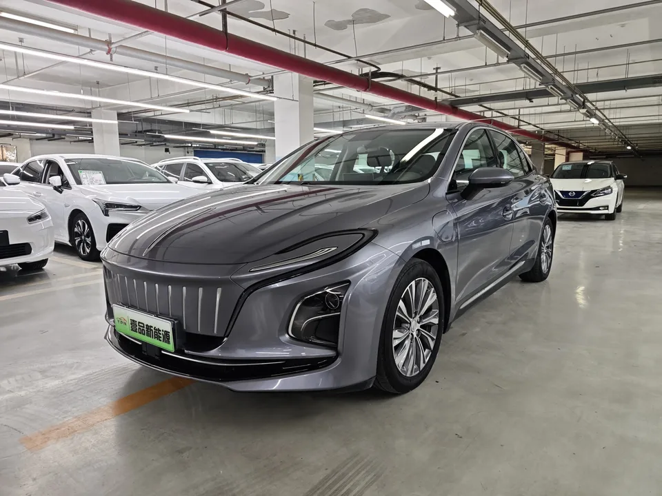 Hongqi E-QM5 2023