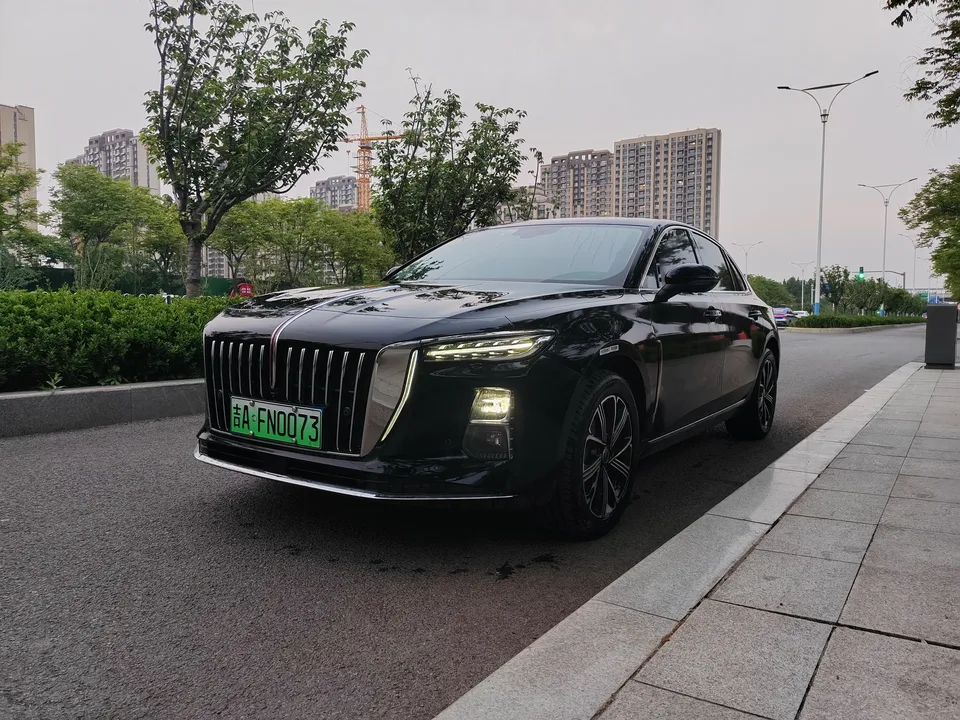 Hongqi H5 PHEV 130 Super Hybrid Edition 2025 — миниатюра 2