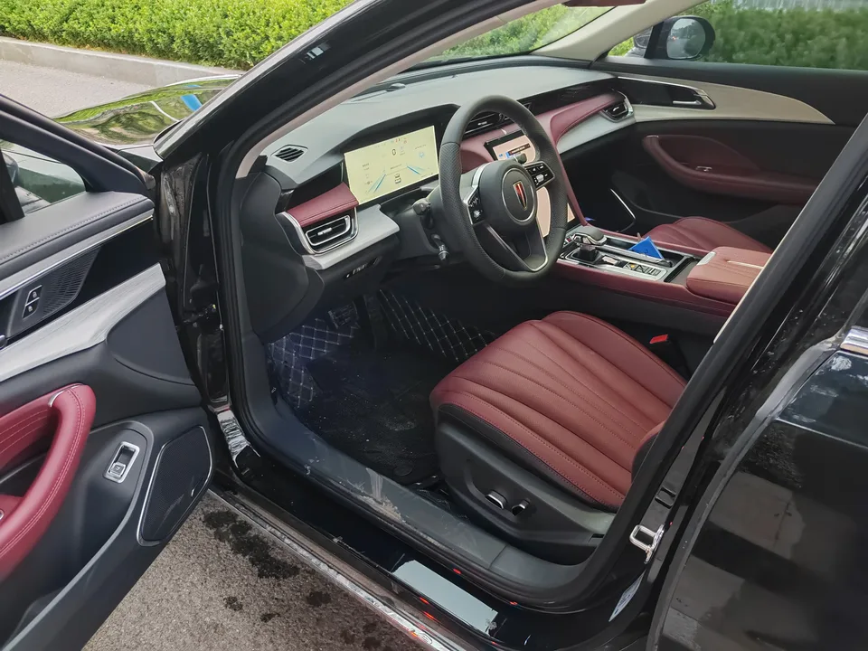Hongqi H5 PHEV 130 Super Hybrid Edition 2025 — миниатюра 4