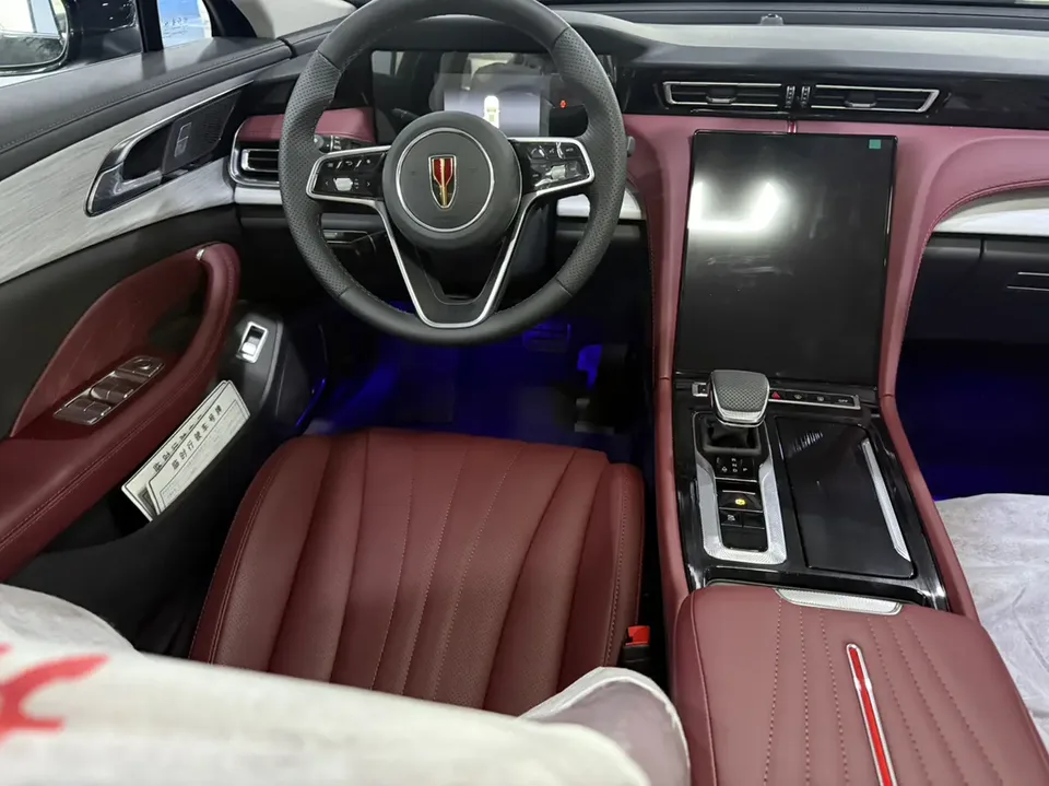 Hongqi H5 Hongqi H5 2025 1.5T DCT Flagship 500,000th Commemorative Edition 2025 — миниатюра 4