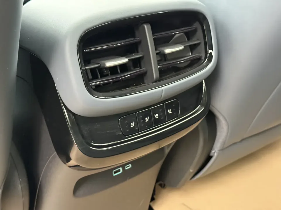 BYD Sea Lion 07DM DM-i 150KM Pilot+ Edition 2025 — миниатюра 3