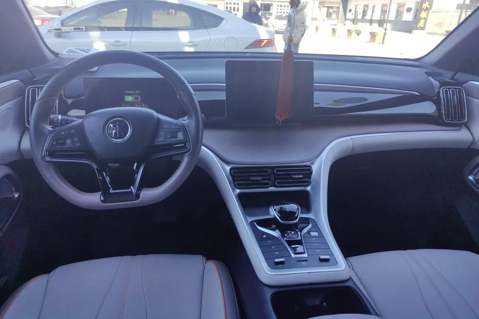 BYD Song Pro DM DM-i Honor Edition 71km Pilot Edition 2024 — миниатюра 3
