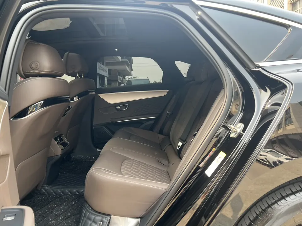 BYD Han DM DM-i Honor Edition 121KM Premium Edition 2024 — миниатюра 3