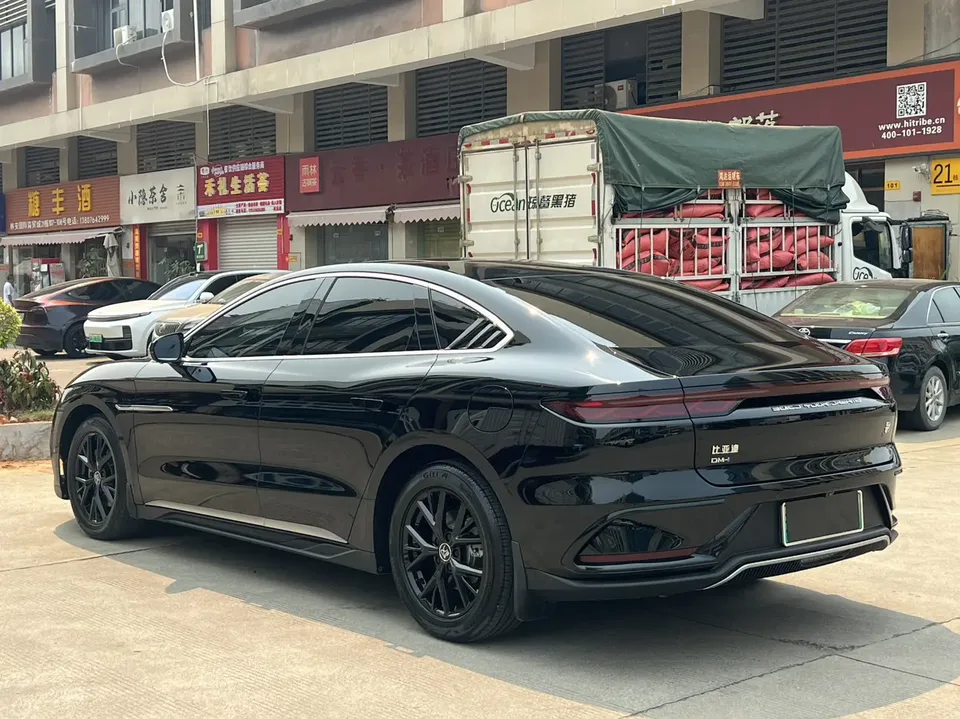BYD Han DM DM-i Honor Edition 121KM Premium Edition 2024 — миниатюра 4