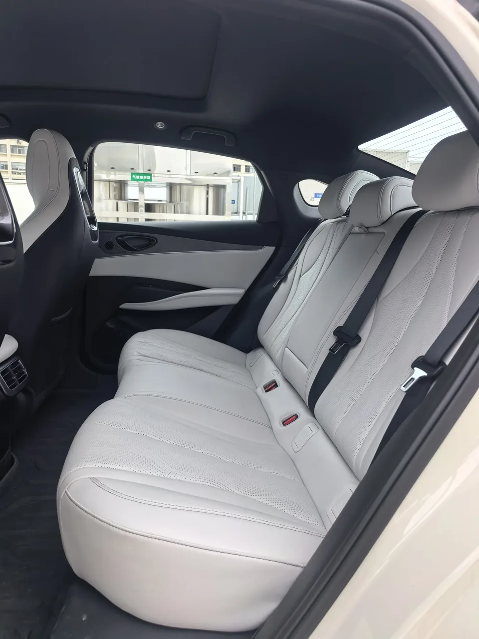 BYD Seal 06DM Intelligent Driving Edition DM-i 120KM Premium Edition 2025 — миниатюра 5