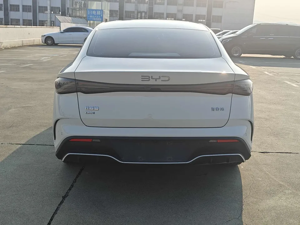 BYD Seal 06DM Seal 06DM 2024 DM-i 120KM Premium 2024 — thumbnail 2