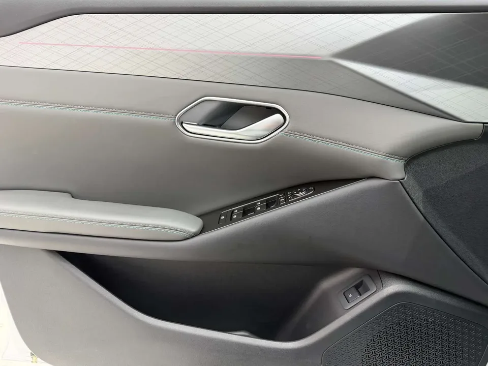 BYD Qin L EV 545KM Yunnian Edition 2025 — миниатюра 3