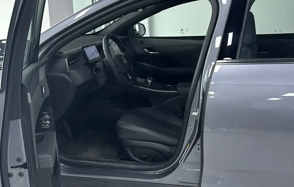 BYD Qin PLUS DM Intelligent Driving Edition DM-i 55KM Beyond Edition 2025 — миниатюра 4