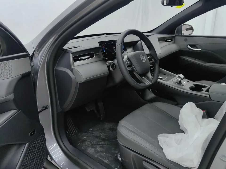 BYD Qin PLUS DM Intelligent Driving Edition DM-i 55KM Leading Edition 2026 — миниатюра 4