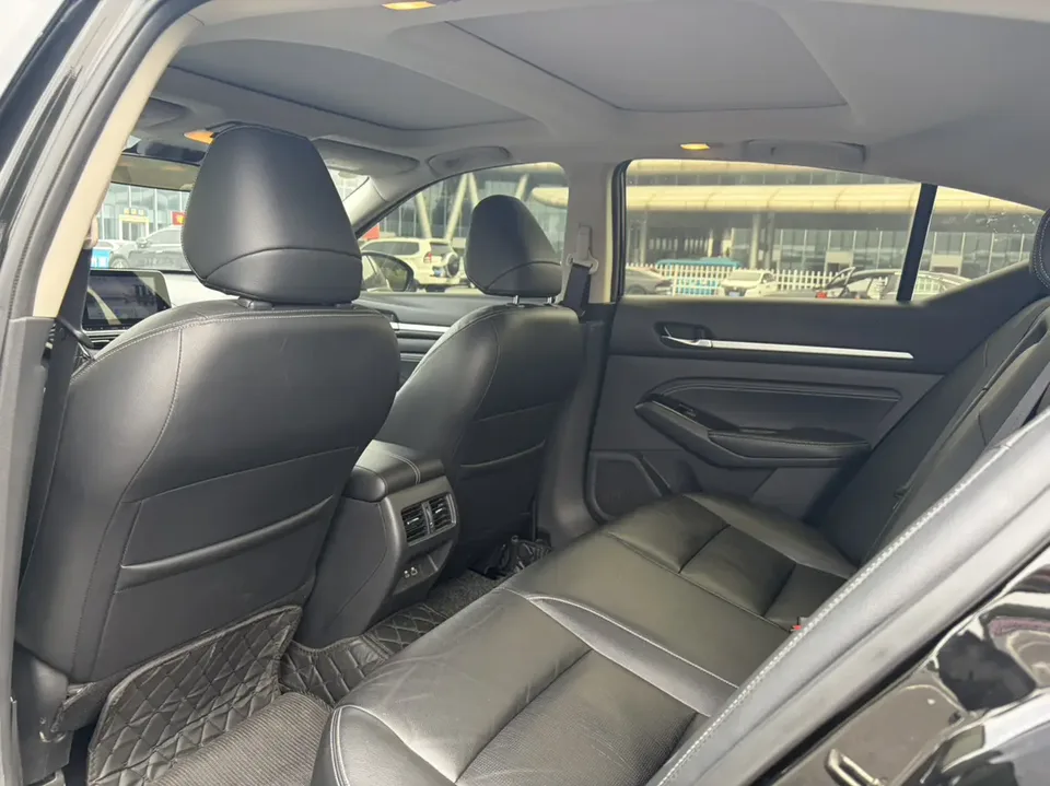 Nissan Altima 2.0L XE Pure Edition 2023 — миниатюра 3