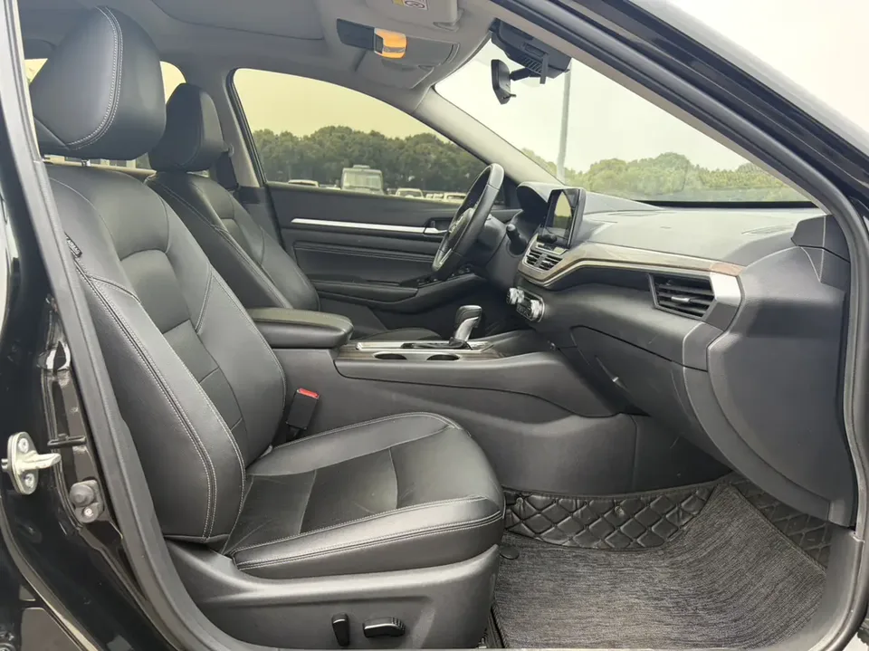Nissan Altima 2.0L XE Pure Edition 2023 — миниатюра 5