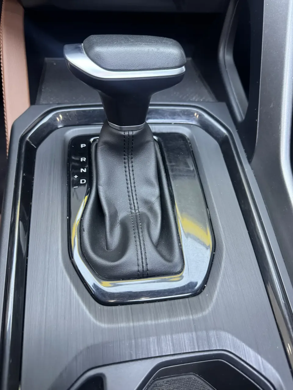 Geely Vision X6 PRO 1.4T Automatic Premium Edition 2023 — миниатюра 5
