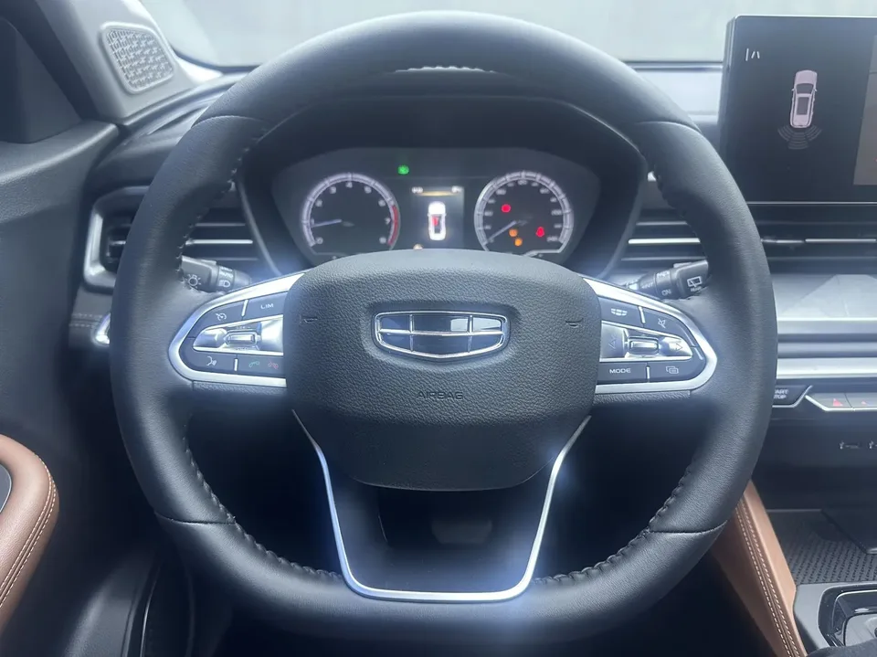Geely Vision X6 PRO 1.4T Automatic Premium Edition 2023 — миниатюра 3