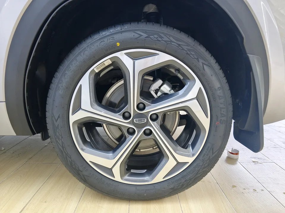 Geely Monjaro Xingyue L 2024 2.0TD DCT EVO 2WD Changfeng Edition 2024 — thumbnail 3
