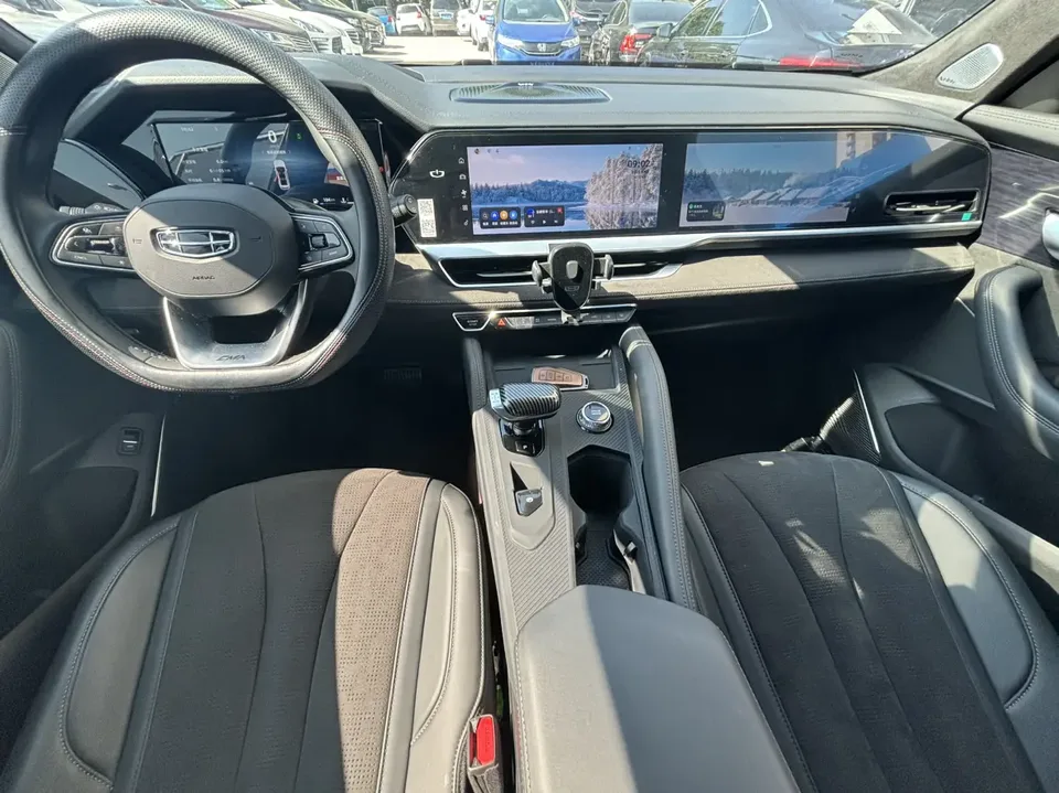 Geely Monjaro Xingyue L 2024 2.0TD High Power Automatic 2WD Skyline Edition 2024 — миниатюра 5