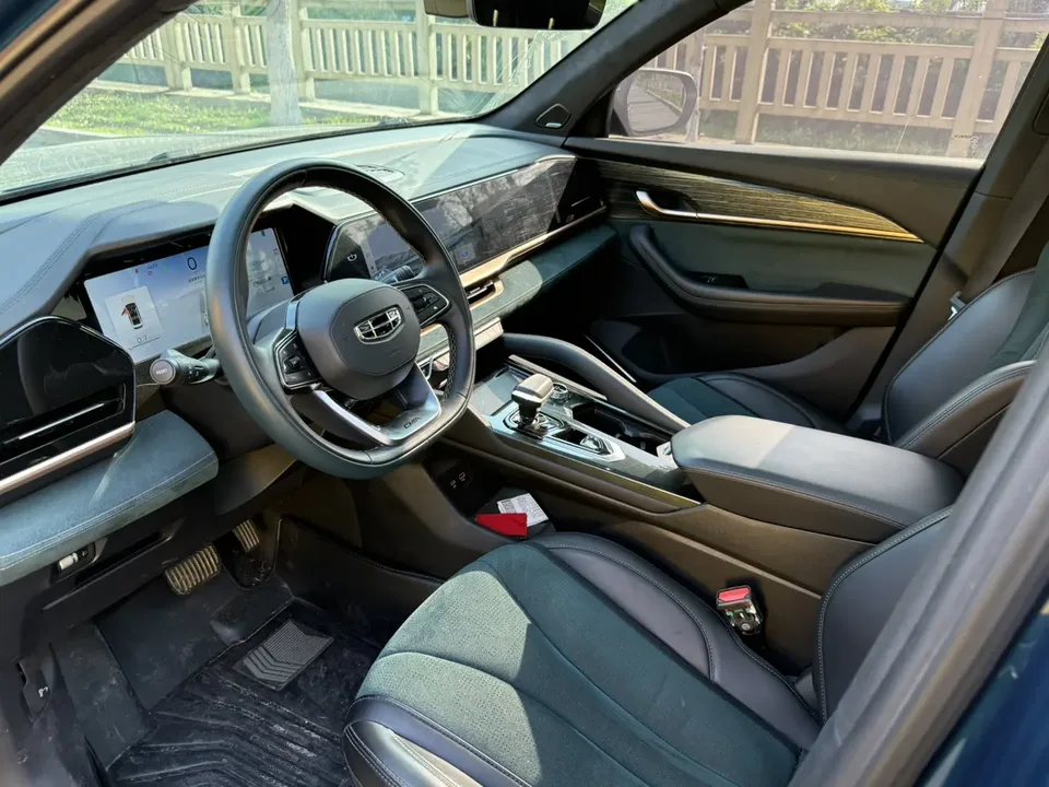 Geely Monjaro 2.0TD DCT EVO 2WD Premium Edition 2022 — миниатюра 3