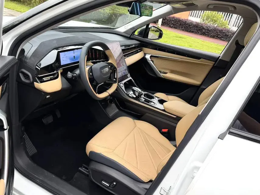 Geely Atlas L Boyue L 2023 1.5TD DCT Premium Edition 2024 — миниатюра 4