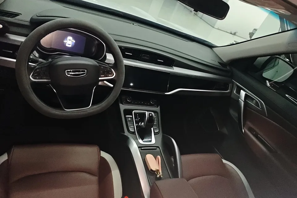 Geely Atlas 1.8TD DCT Smart Elegant Edition 2023 — миниатюра 4