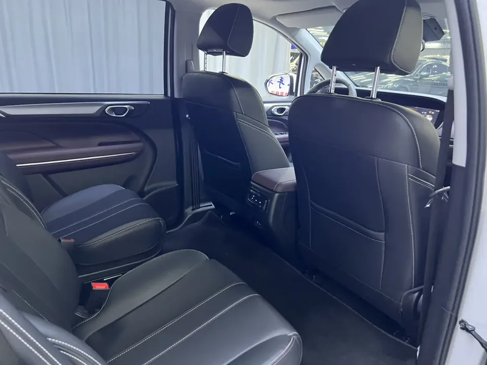 GAC Trumpchi M6 Trumpchi M6 2023 PRO 270T WDCT Luxury Edition 2025 — миниатюра 3