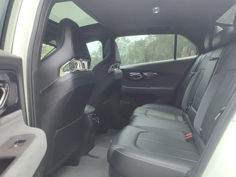 GAC Trumpchi Empow Shadow Leopard 2023 400T Automatic R Max Edition 2025 — thumbnail 4