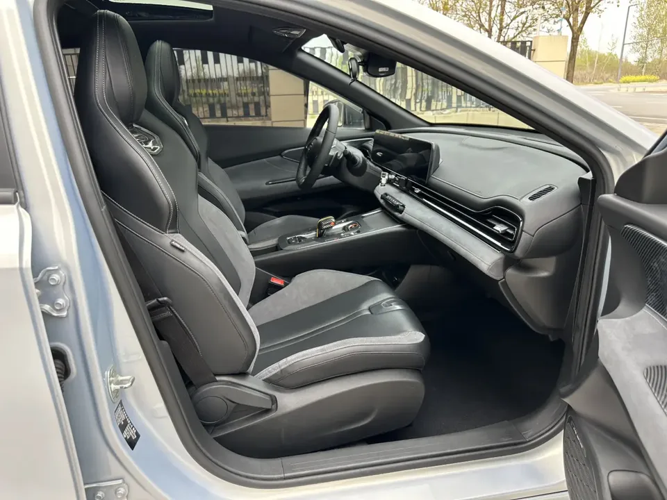 GAC Trumpchi Shadow Leopard 400T Automatic R Pro Edition 2024 — миниатюра 3