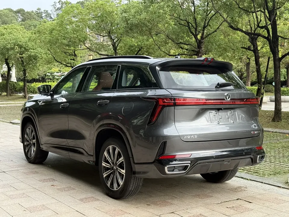 Changan CS75PLUS third generation champion version 1.5T automatic intelligent driving dynamic navigation model 2025 — миниатюра 2