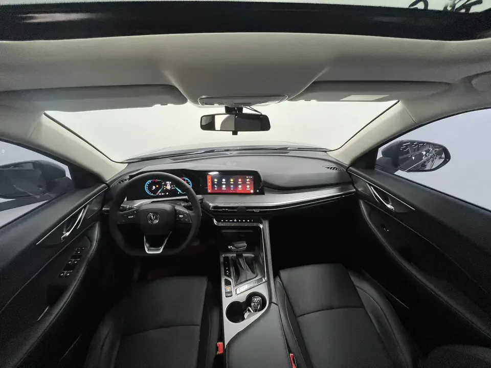 Changan CS35 Plus Blue Whale NE 1.4T DCT luxury model 2023 — миниатюра 4