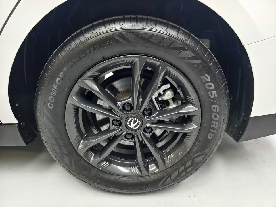 Changan Yida ETA 1.5T GDI Automatic Premium Edition 2024 — миниатюра 3